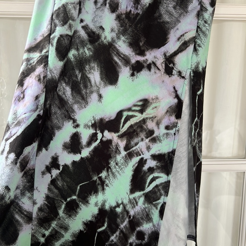 Tie dye midi skirt. Asos size 6 - Picture 2 of 3